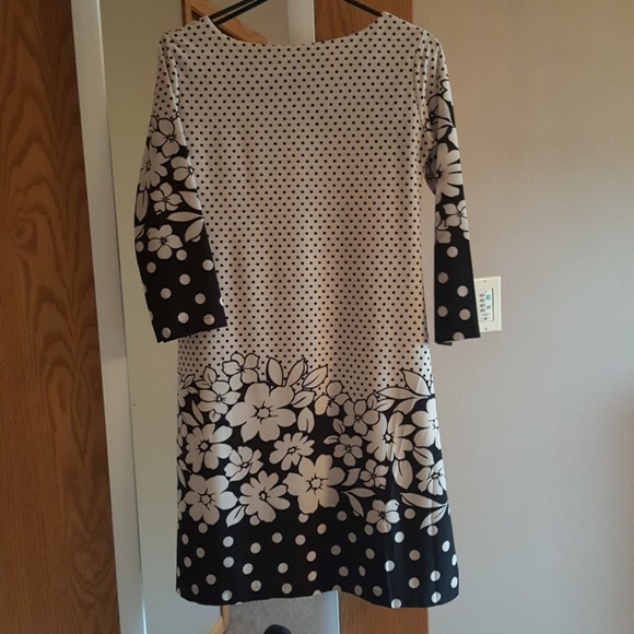 Super cute dress EUC - Picture 2 of 3